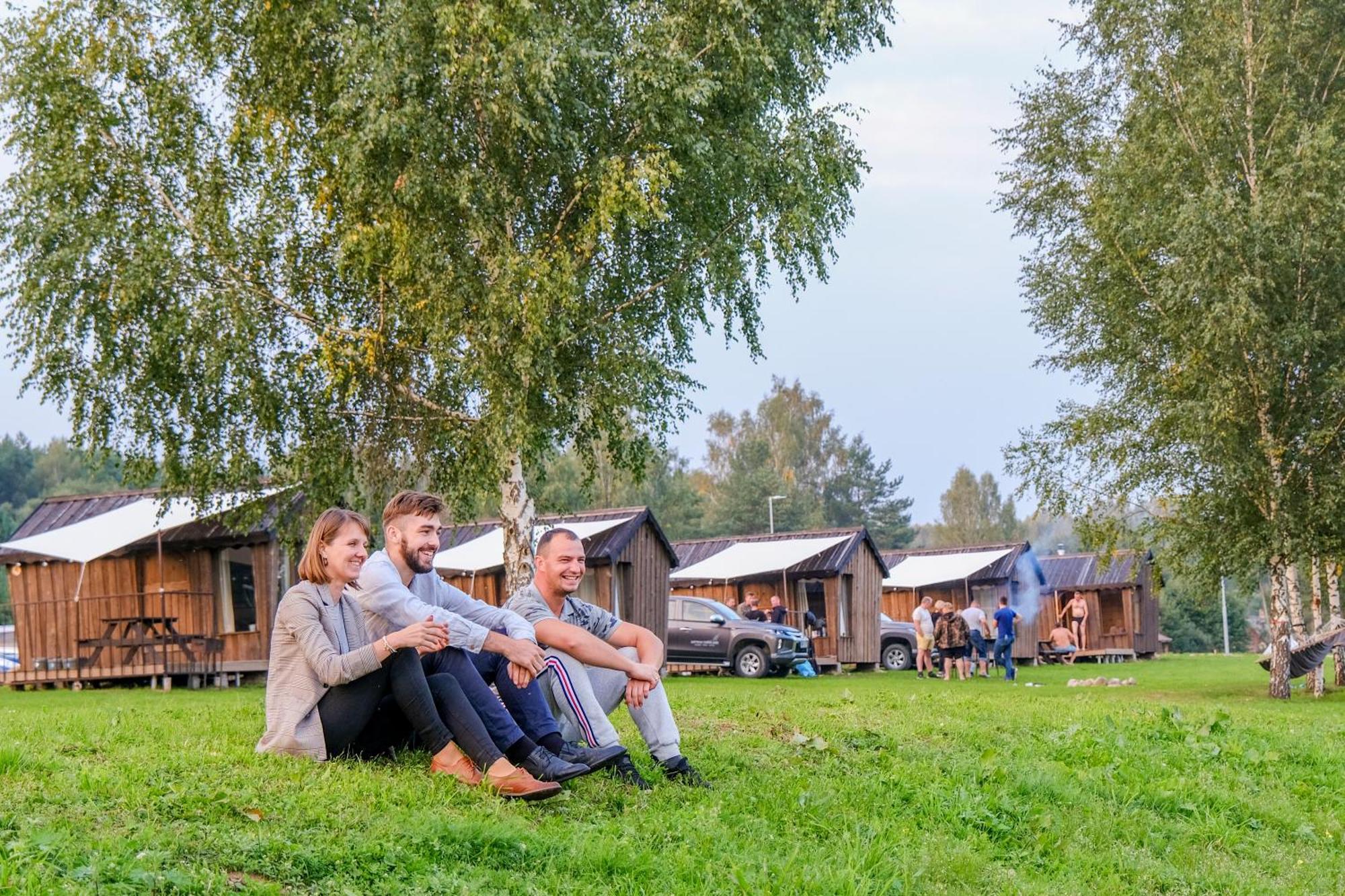 Kempings Daugavas Lokos Sargeliski エクステリア 写真